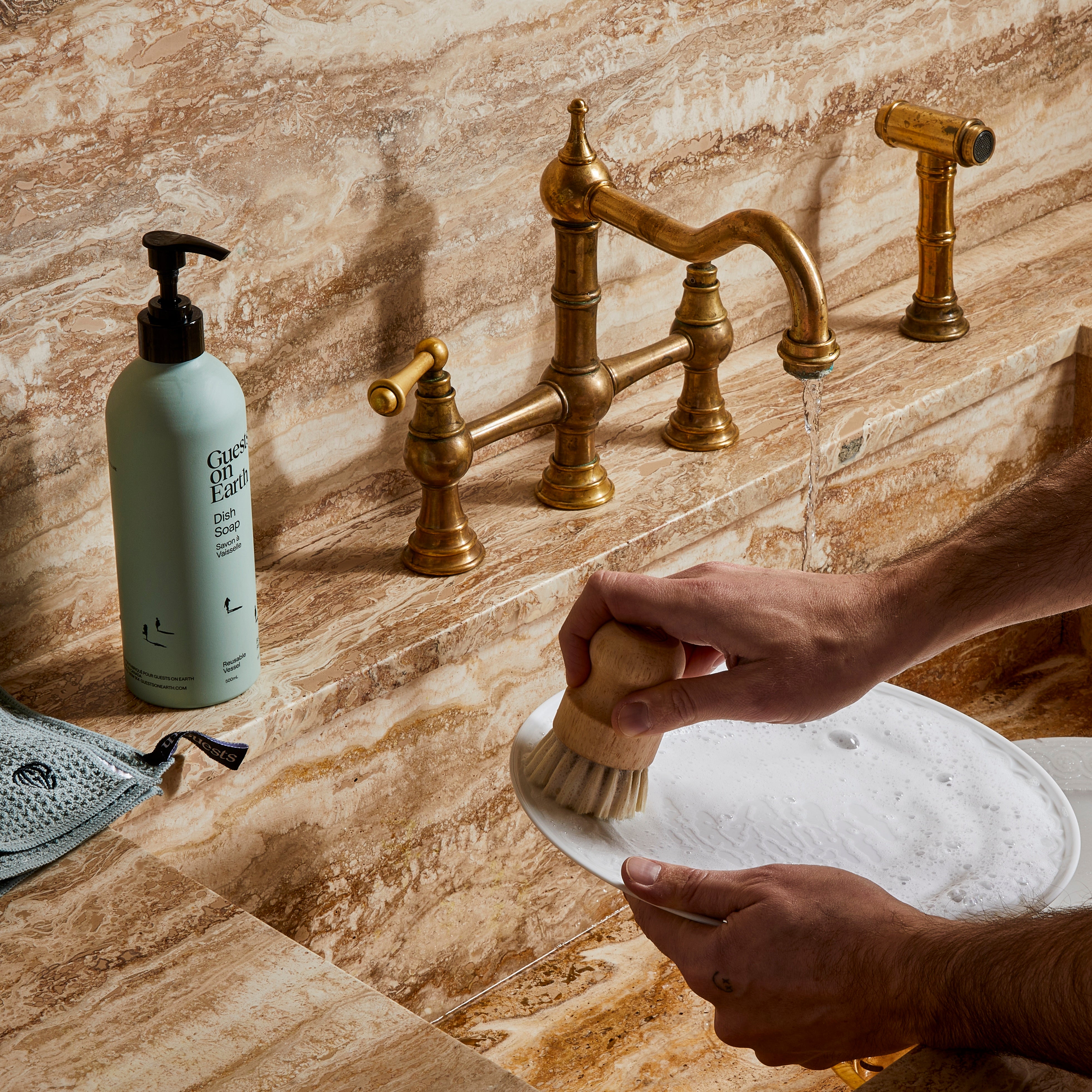 Guests On Earth-Dish Soap - Citrus Oasis-Home-02_PDP_GUESTSONEARTH_LIFESTYLE-The Detox Market | 