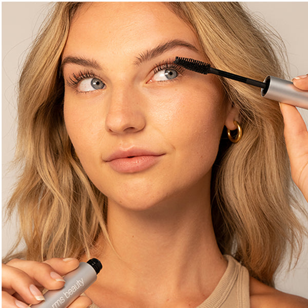 Straight Up Volumizing Peptide Mascara - Makeup - RMS Beauty - RMS_STRAIGHT_UP_MASCARA_MODEL1 - The Detox Market | 