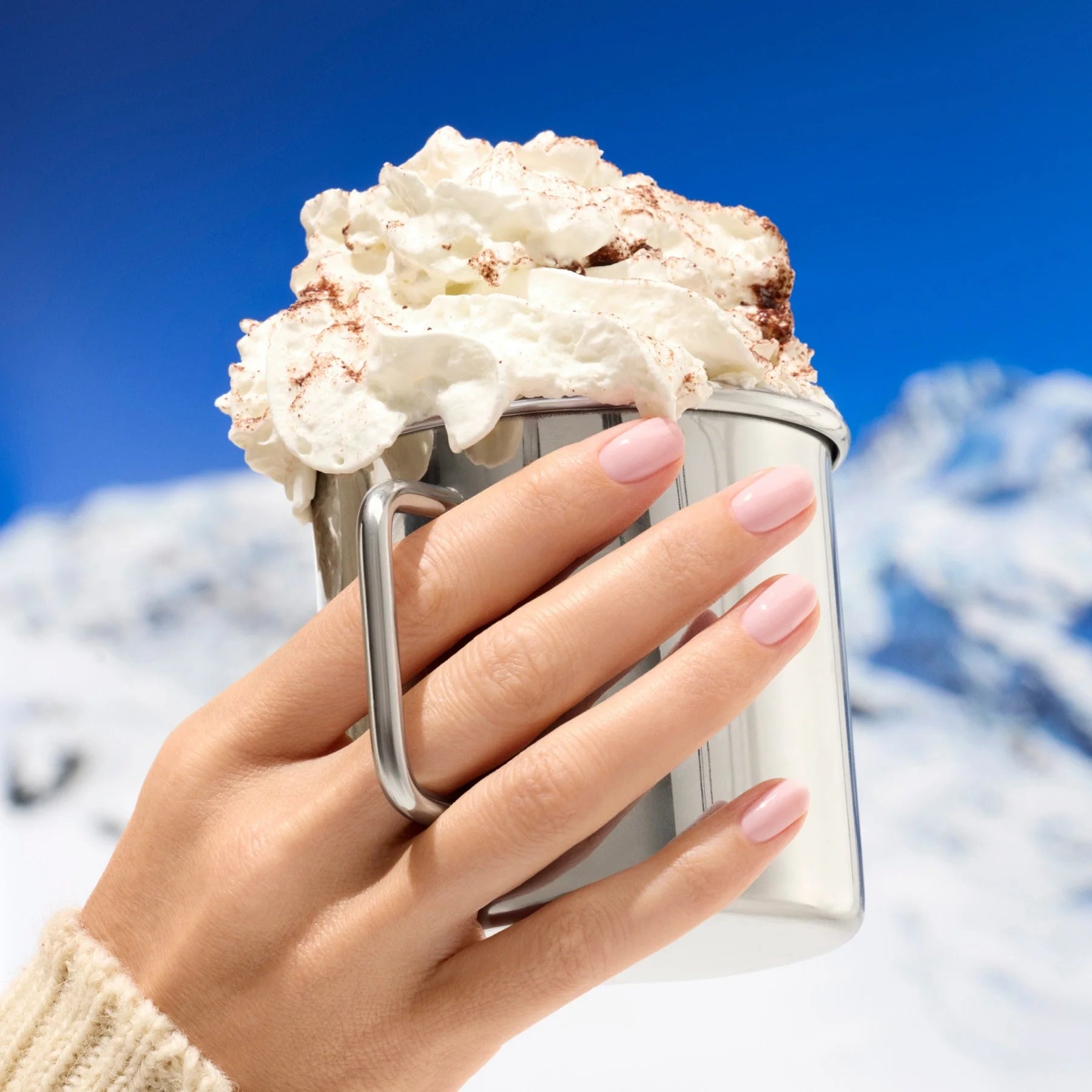 Manucurist-Green - Milky Pink-Makeup-2026-AFTERSKI-BAO_SITE-LIFESTYLE-MILKY-PINK-INGRID-1800x1800_2bd39138-5718-4a60-8905-bc828df02ece-The Detox Market | 