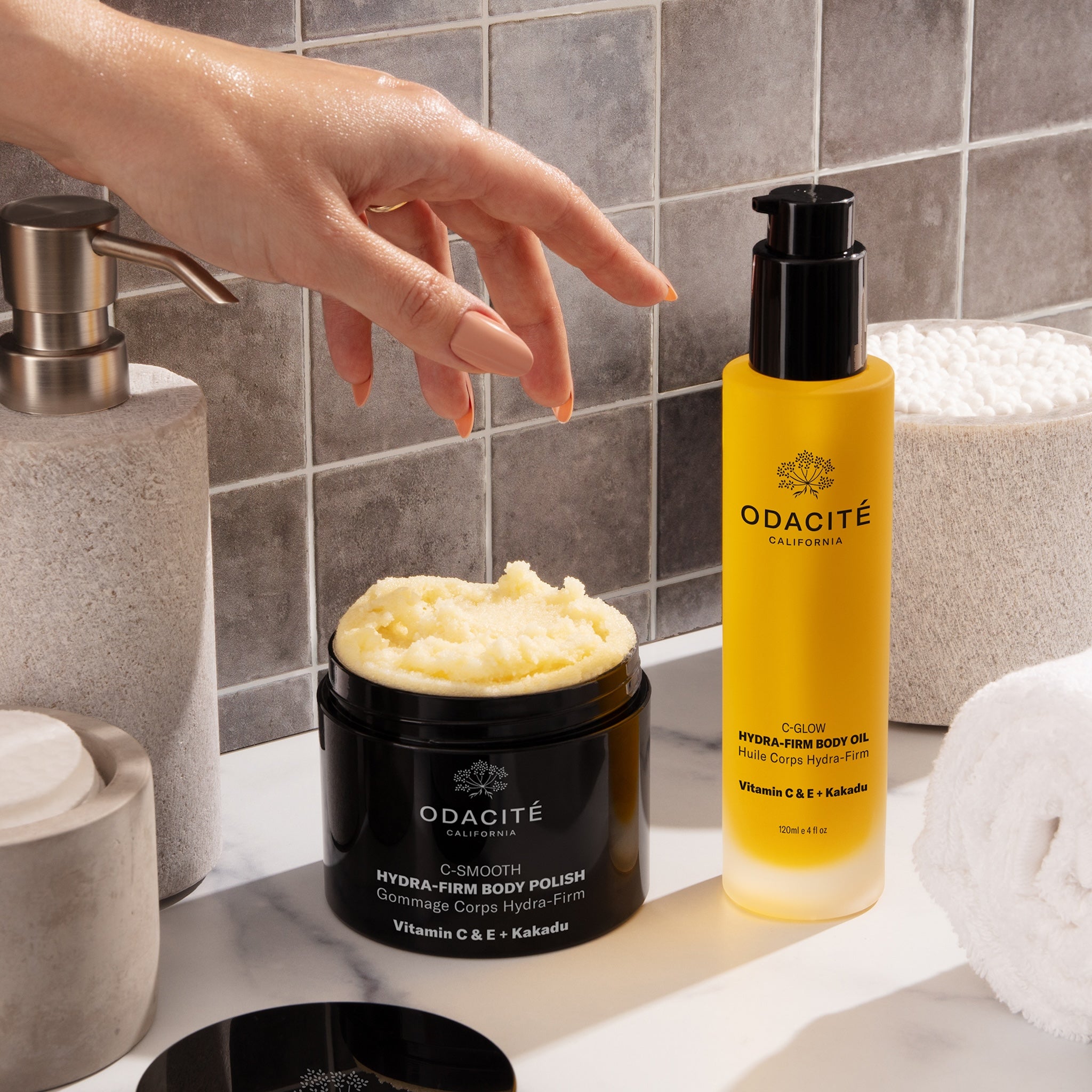 Odacite-C-Glow Hydra-Firm Body Polish-Body-BodyGroup_Lifestyle2_dc9e289c-5068-4b58-94a5-57b1b7d1bfdb-The Detox Market | 