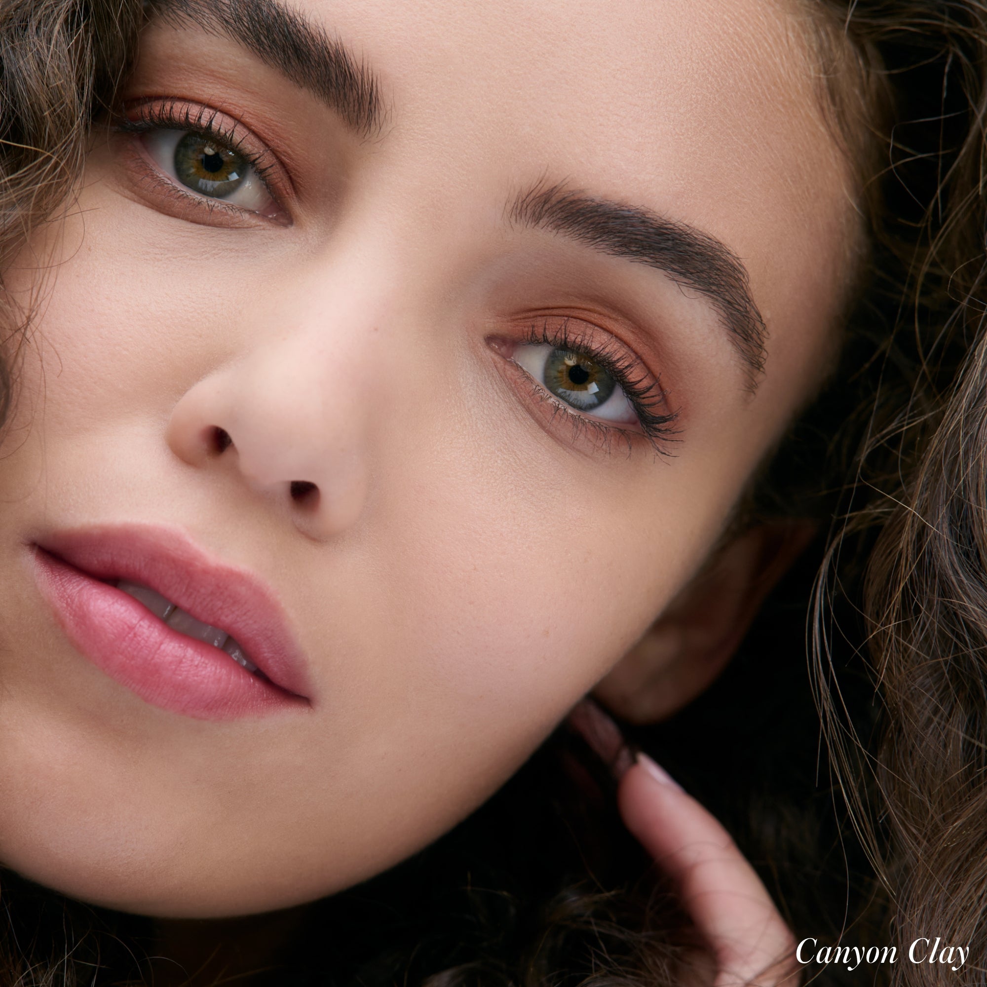 RMS Beauty-Cashmere Matte Eyelights-Makeup-CASHMERE-EYELIGHTS-CanyonClay-MODEL-The Detox Market | Canyon Clay - A rustic brown-red