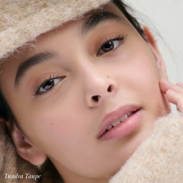 RMS Beauty-Cashmere Matte Eyelights-Makeup-CASHMERE-EYELIGHTS-TundraTaupe-MODEL-The Detox Market | Tundra Taupe - A light desert sand