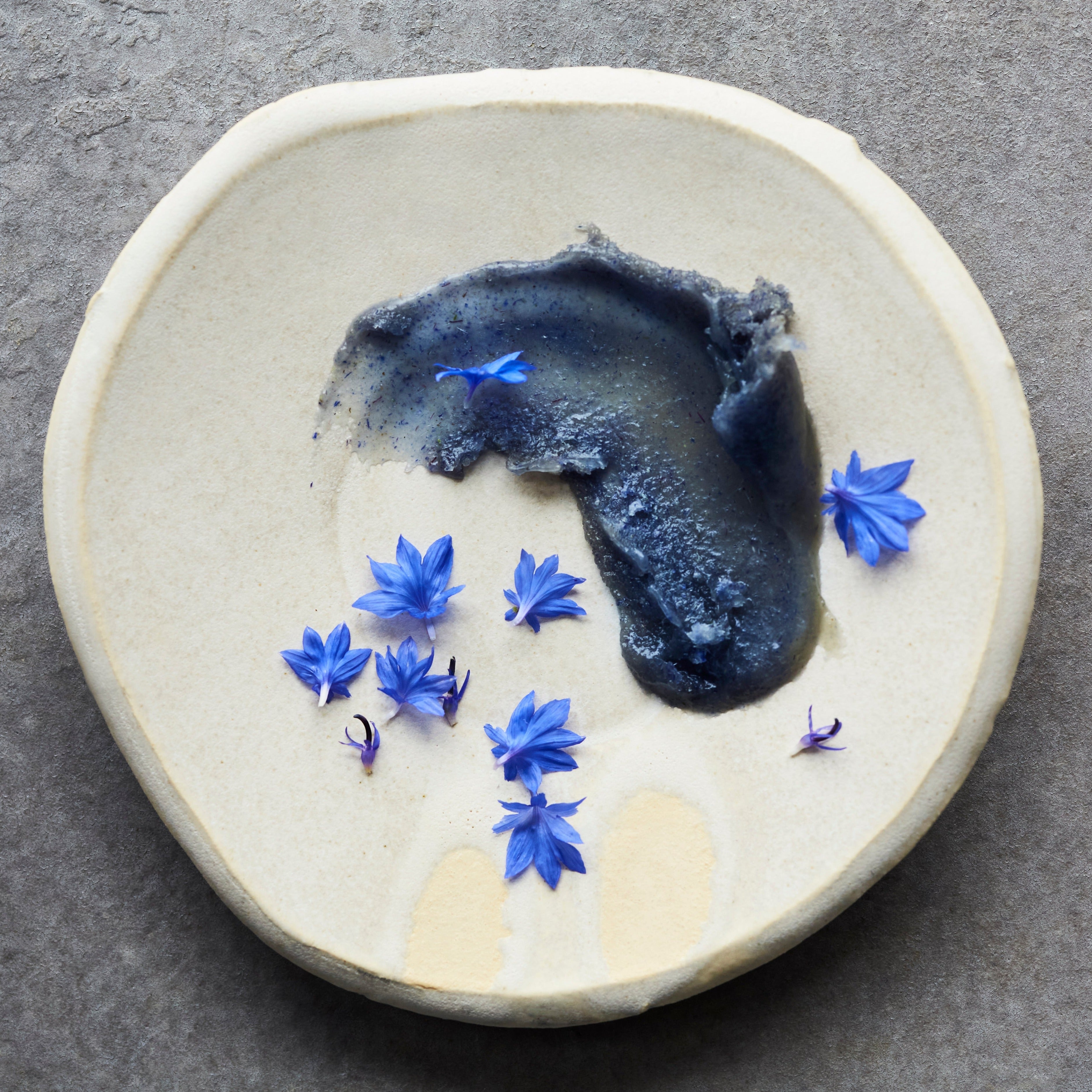 Laurel Skin-Cornflower Mask-Skincare-CornflowerMaskSwatch_3-The Detox Market | 