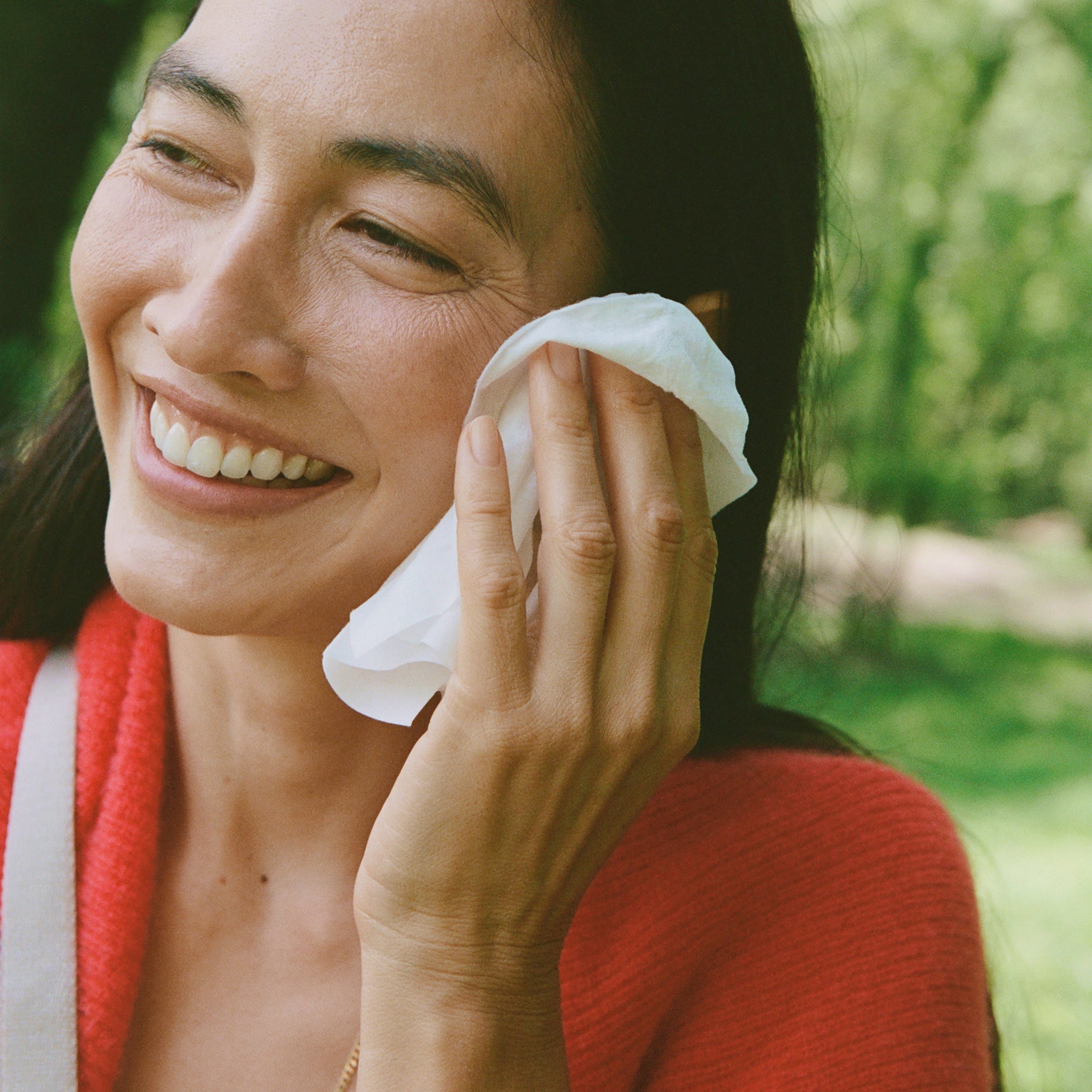 Ursa Major-Essential Face Wipes - 5 pack-Skincare-Essential-Face-Wipe-5ct-04b-The Detox Market | 