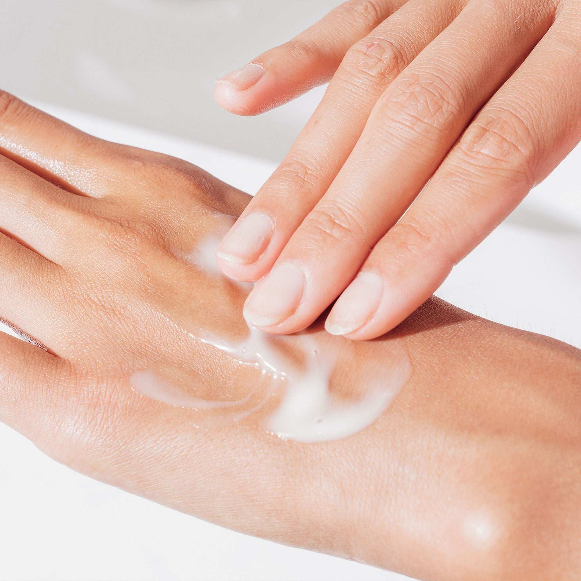 Ursa Major-Fortifying Gel Moisturizer-Skincare-Fortifying-Gel-Moisturizer-05_7ee9207a-aef1-4426-99e1-9ff2b8975c9d-The Detox Market | 