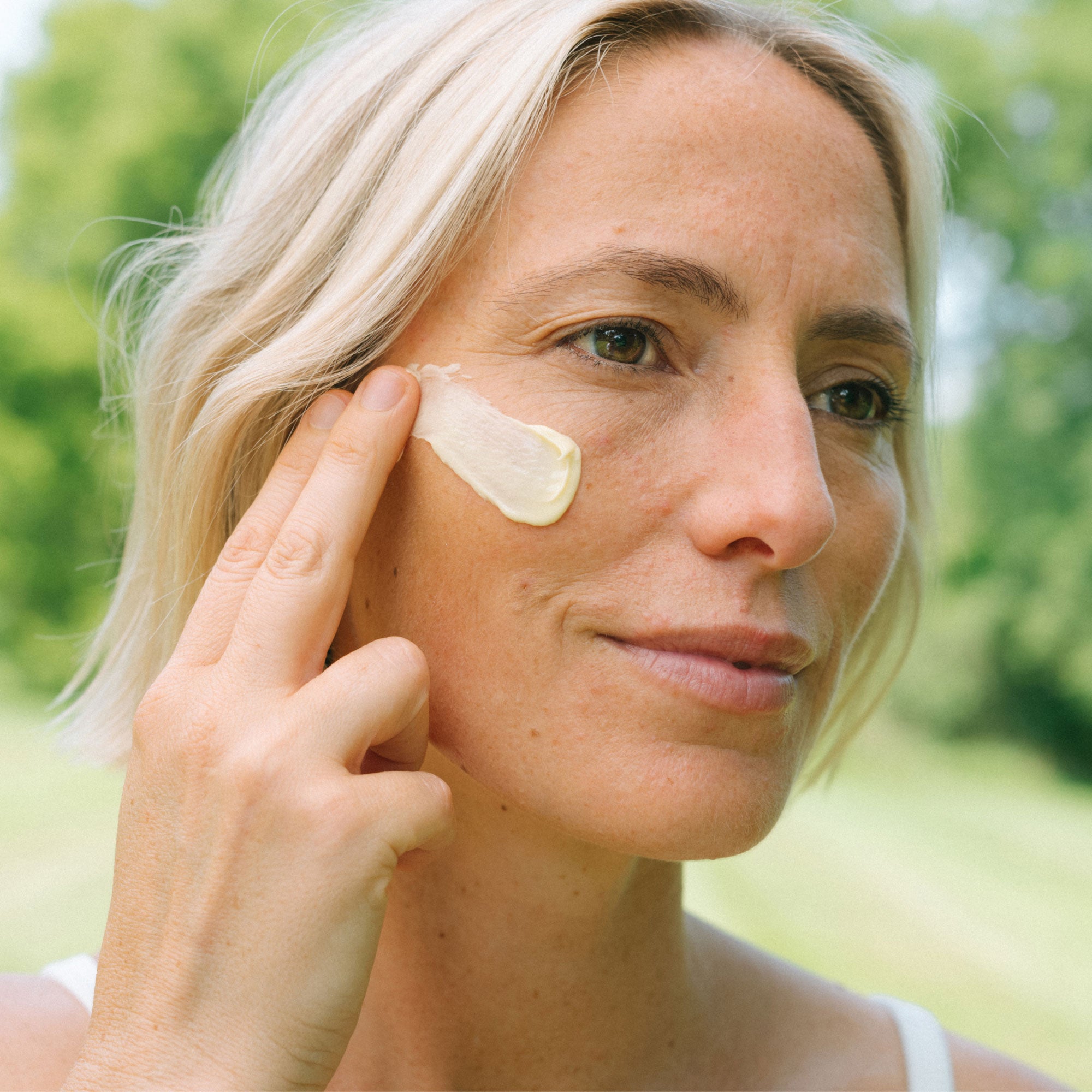 Ursa Major-Golden Hour Recovery Cream-Skincare-Golden-Hour-Recovery-Cream-05_13ca46dc-d47b-4f6d-b791-81992d3d0c16-The Detox Market | 
