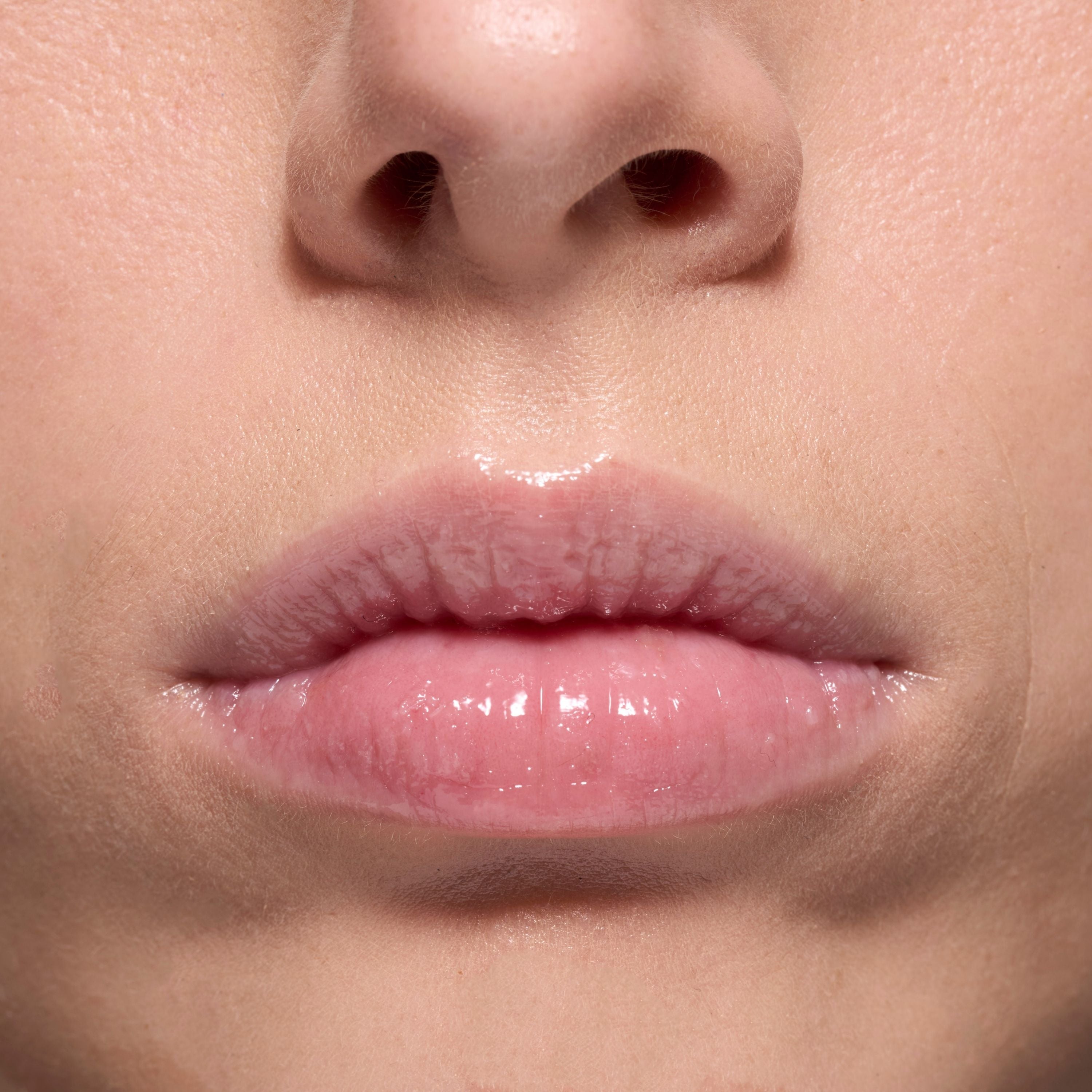 19/99 Beauty-High-Shine Gloss-Makeup-HSG001-4_1210d233-4af7-43f2-99e2-70223b3d1c5c-The Detox Market | Glass