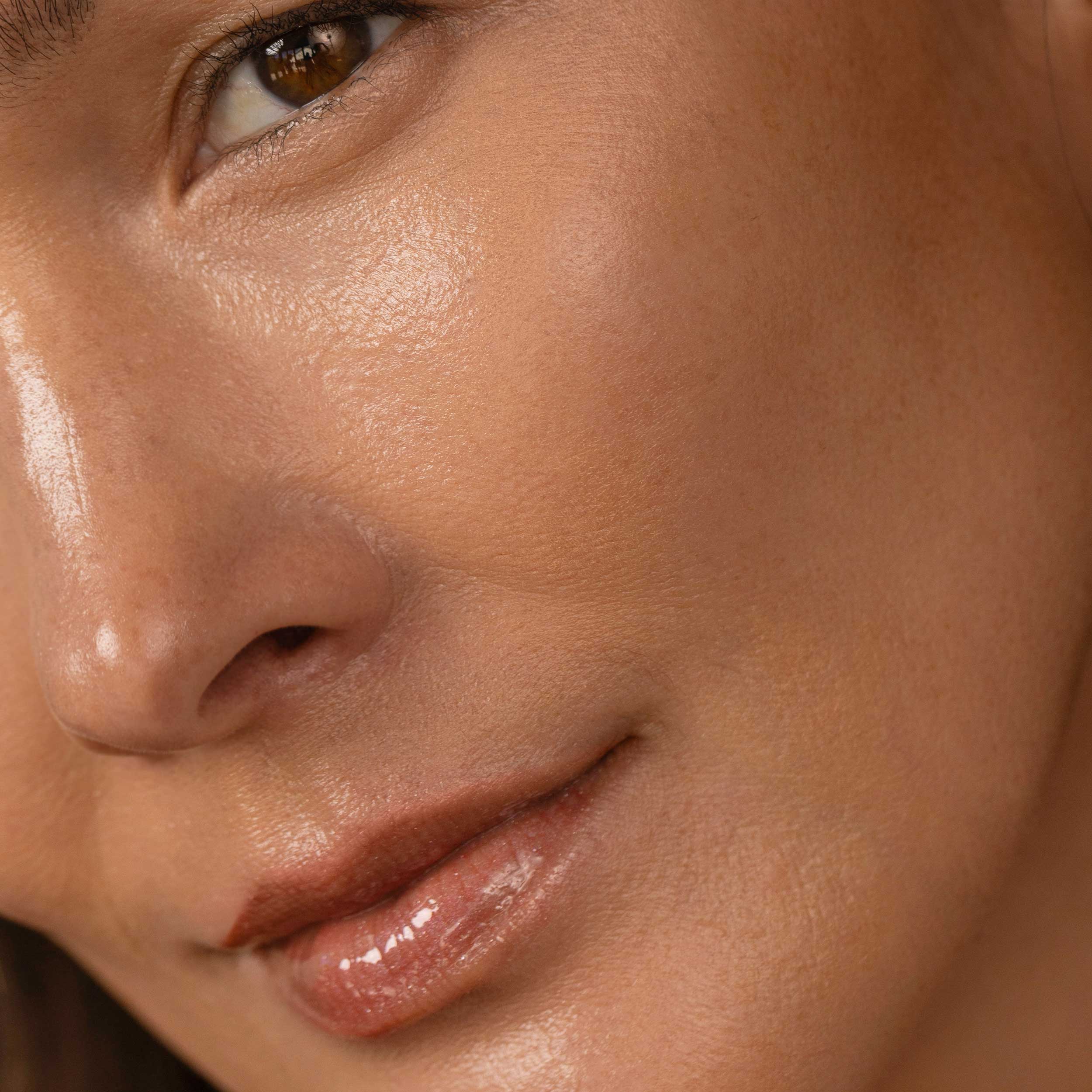 Fitglow Beauty-Lip Color Serum-Makeup-IMAGE_03_LipColourSerum_BEACHGLOW_859976001876-The Detox Market | Beach Glow - Sheer Bronze