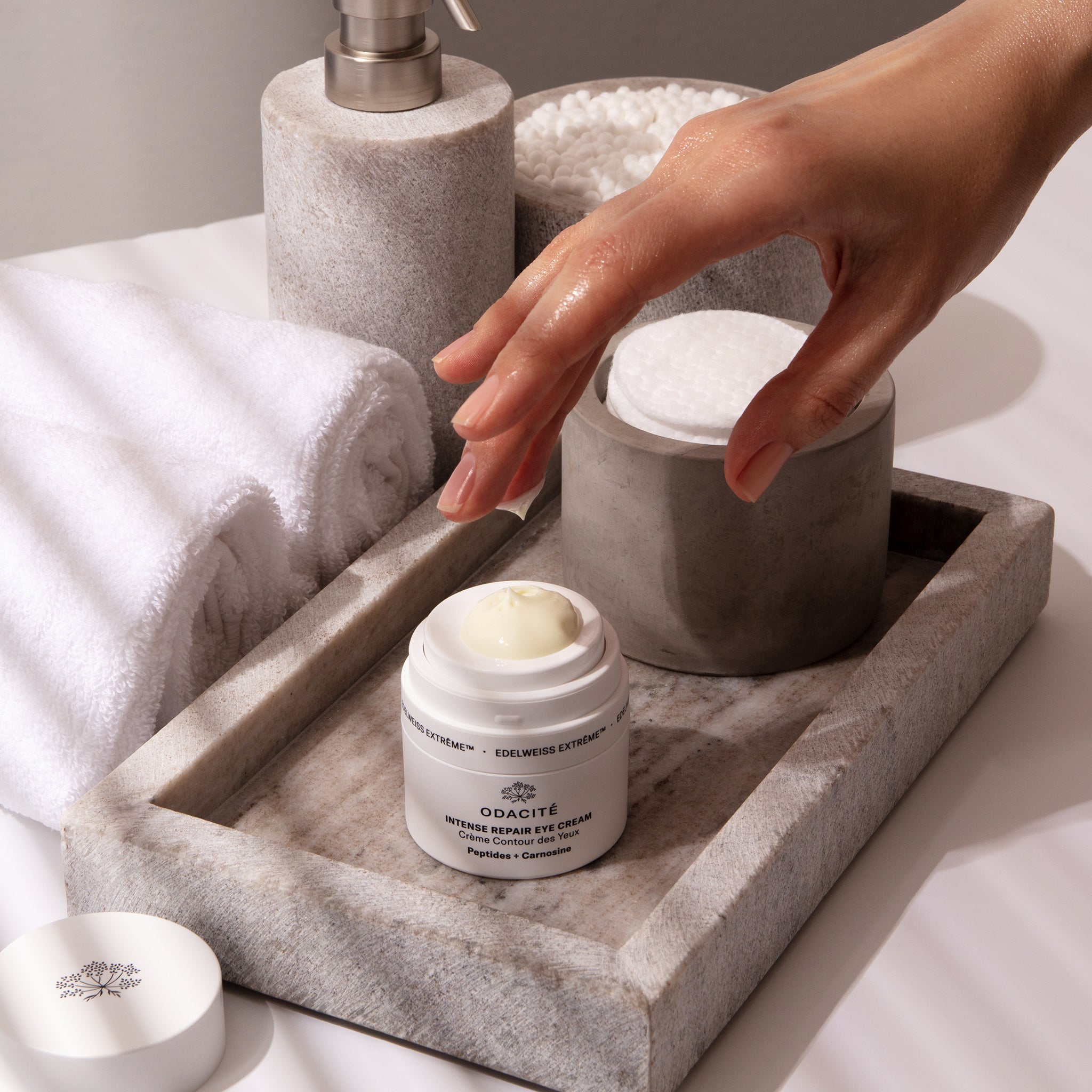 Odacite-Edelweiss Extrême™ Intense Repair Eye Cream-Skincare-IntenseEyeRepair_lifestyle3-The Detox Market | 