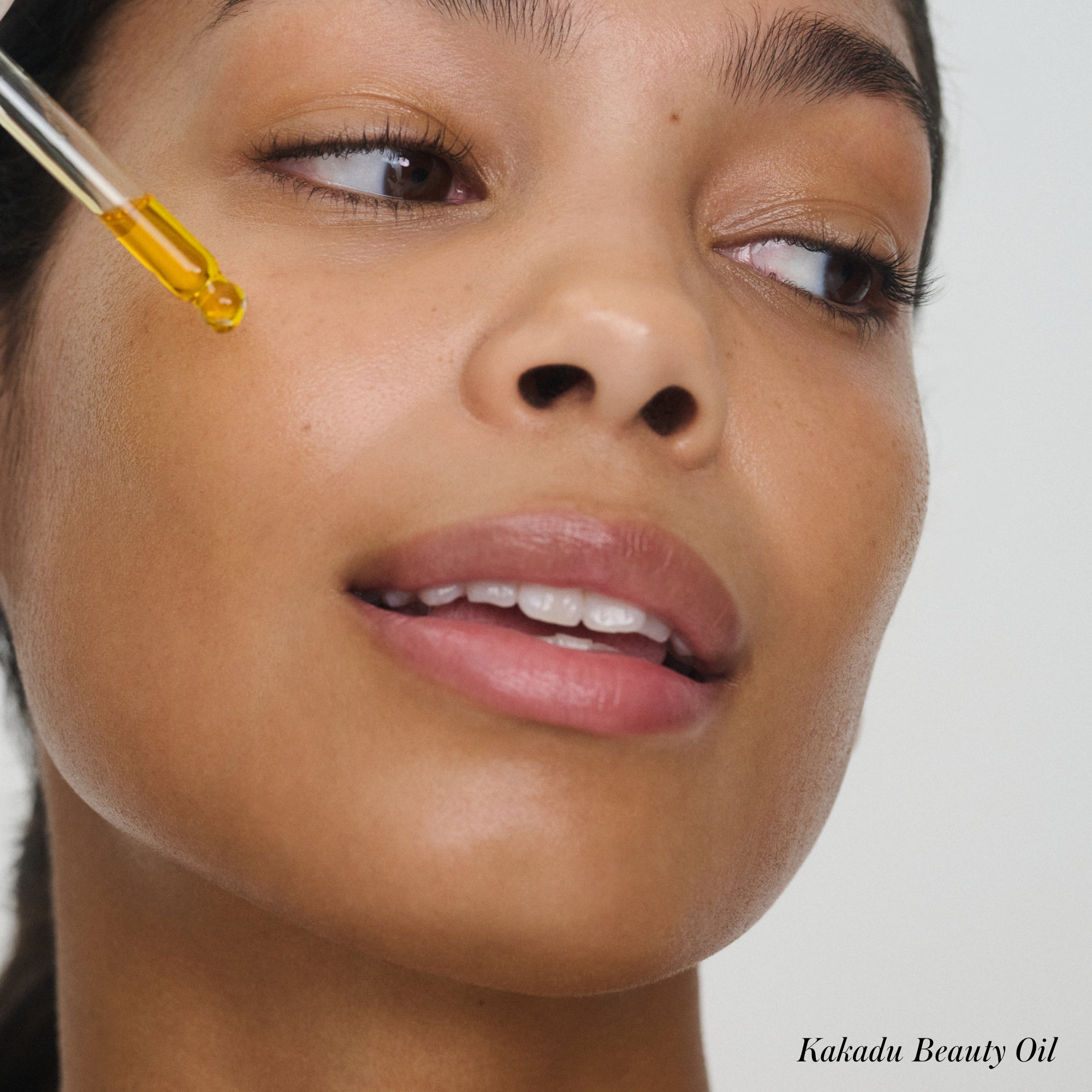 RMS Beauty-Skincare Secrets Kit-Skincare-KAKADU-MODEL-The Detox Market | 