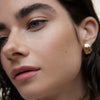 Wonderblush-Le Hâle Bronzing Powder-Makeup-LeHale-ModelLightSkin-Sable_1-The Detox Market | Sable - Light