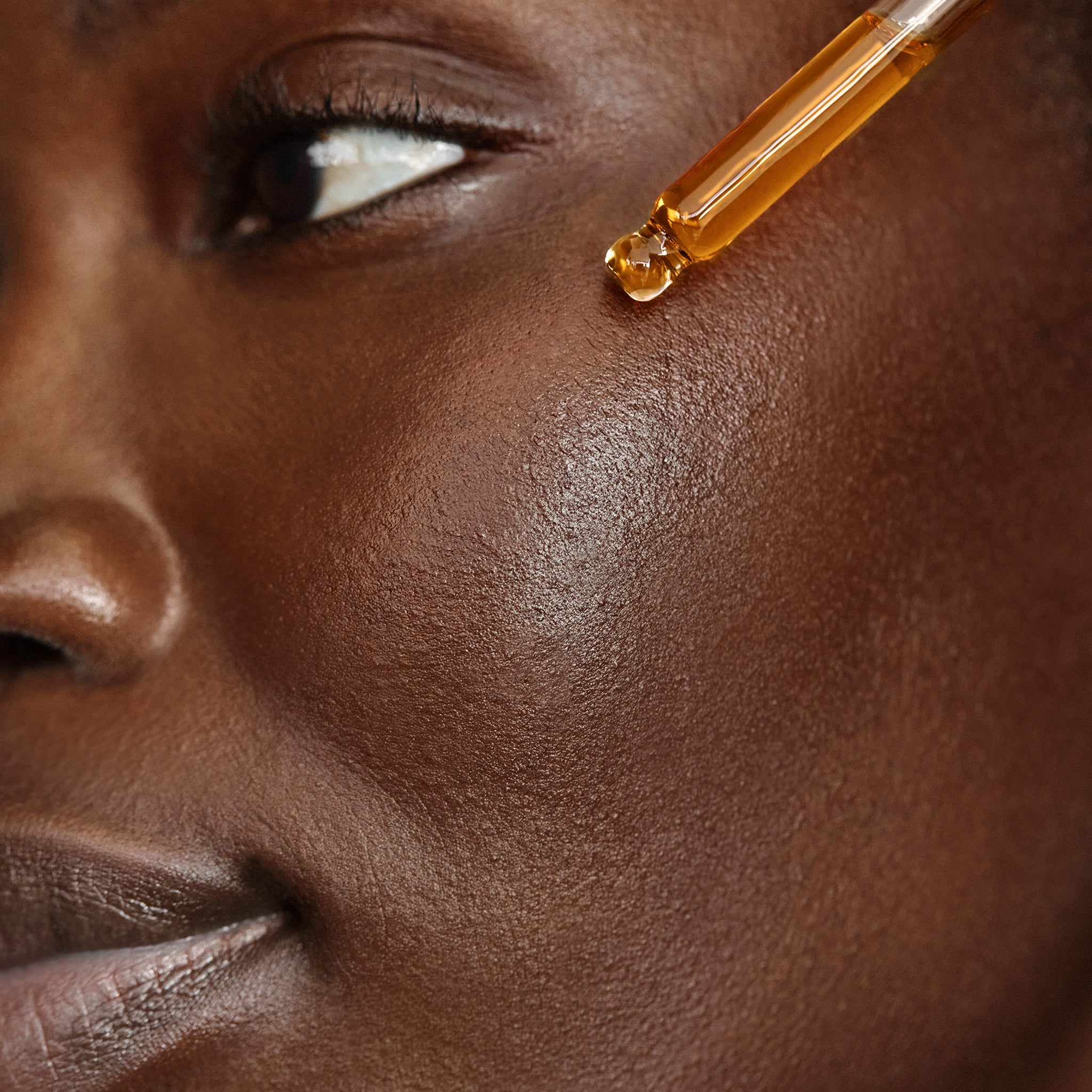 True Botanicals-CLEAR Pure Radiance Oil-Skincare-S-W-D-PRC1-R-9_963fe52a-6818-4abe-ace9-df66656fa384-The Detox Market | 