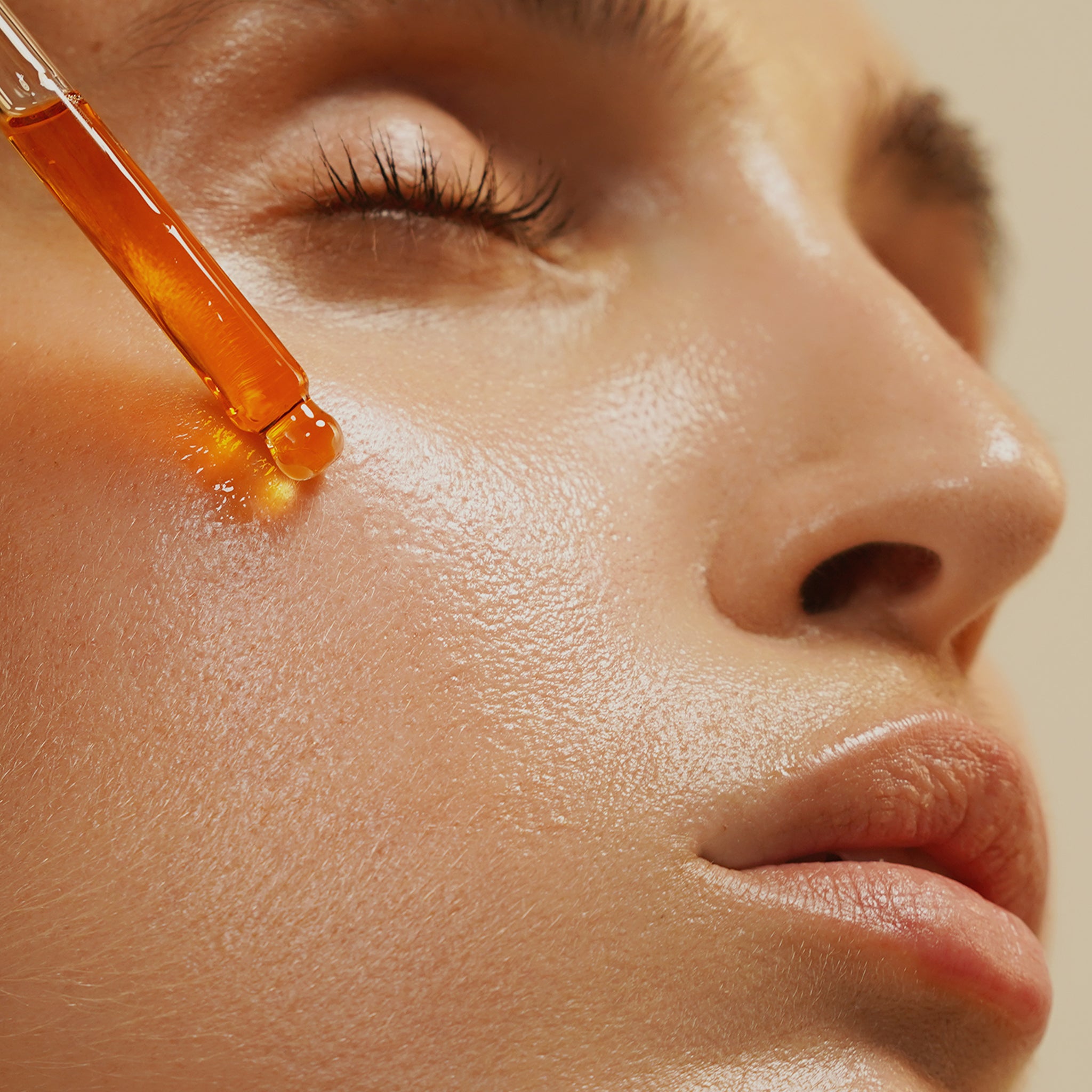 True Botanicals-CALM Pure Radiance Oil-Skincare-S-W-D-PRCM-R-8_f2f1e612-520b-4dea-a301-69c67f167d01-The Detox Market | 