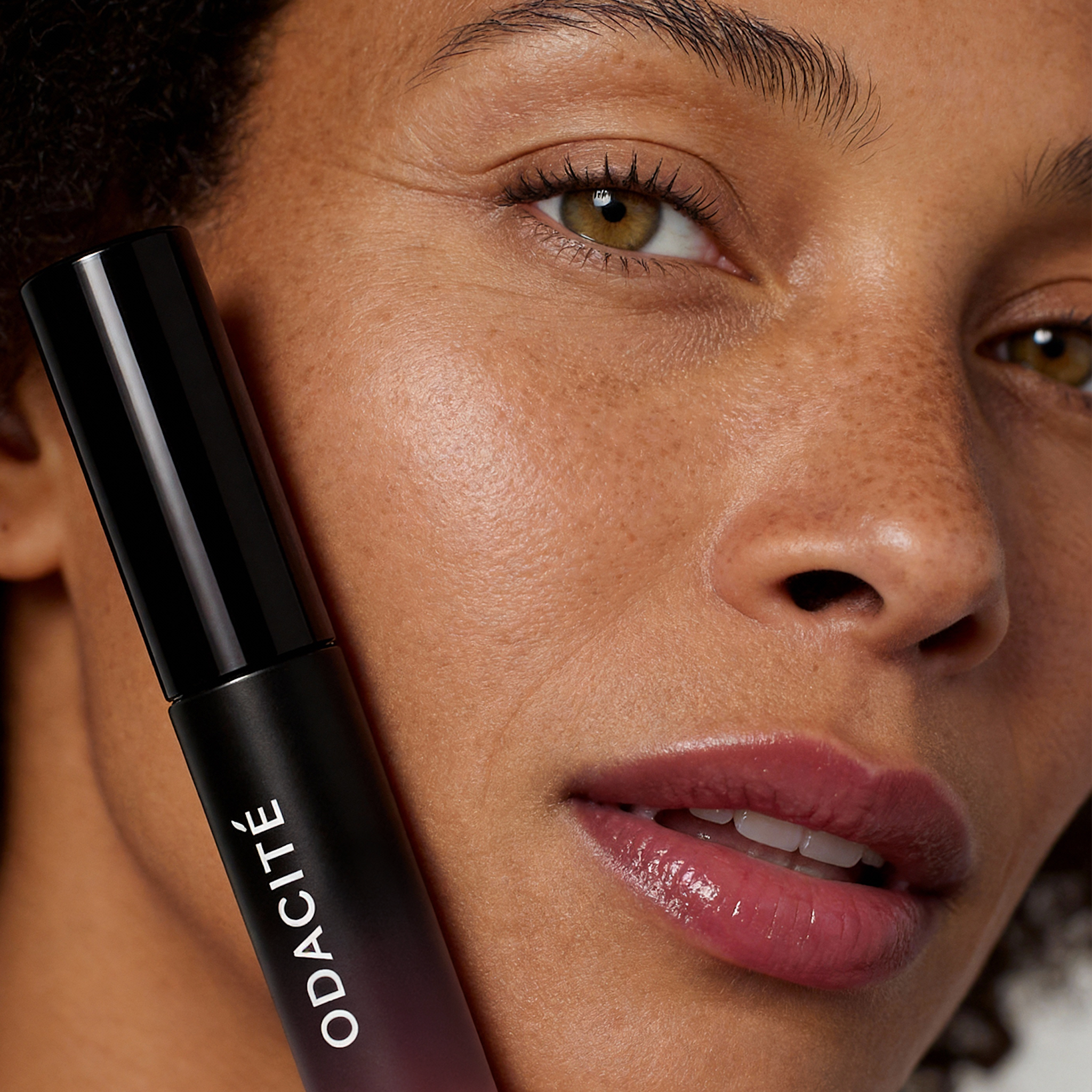 Odacite-Spf 40 Nourishing Lip Serum-Makeup-SPF40NourishingLipSerum_JazzBerry_Model1-The Detox Market | Jazz Berry - Muted berry with slightly cool undertones