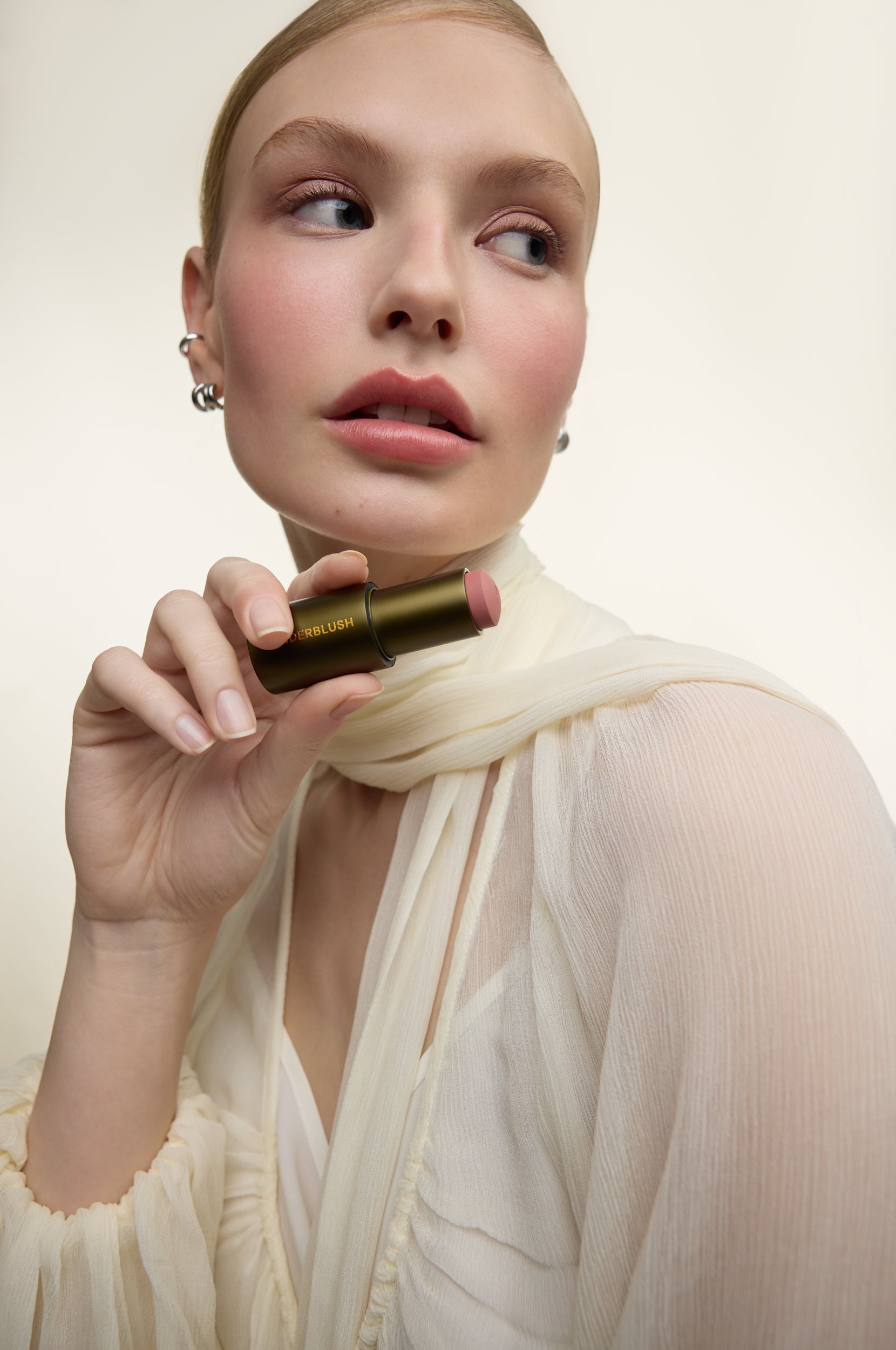 Wonderblush-Le Fondant Cream Blush-Makeup-WBLeFondant-Editorial2-The Detox Market | 