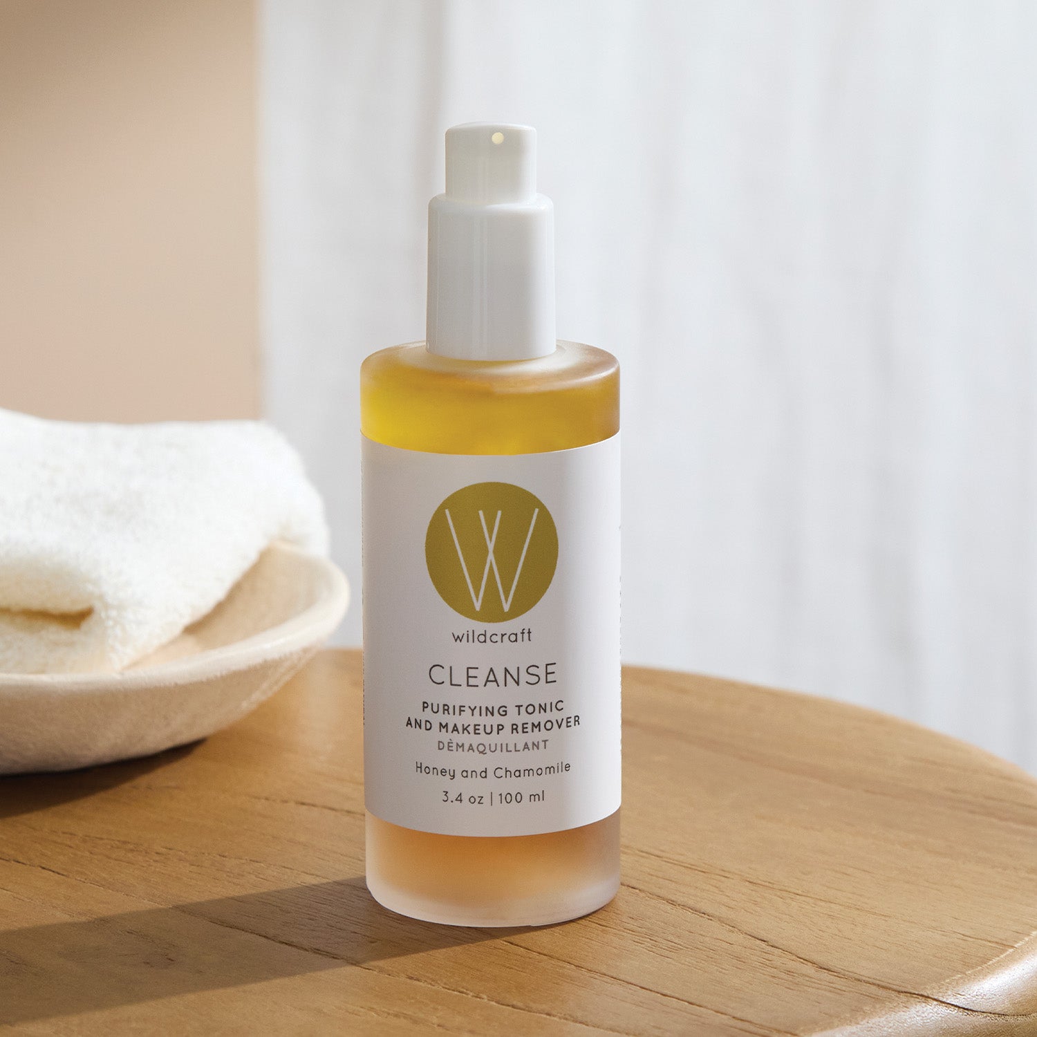 Wildcraft-Cleanse Makeup Remover-Skincare-cleanse-makeup-remover-lifestyle-1-The Detox Market | 