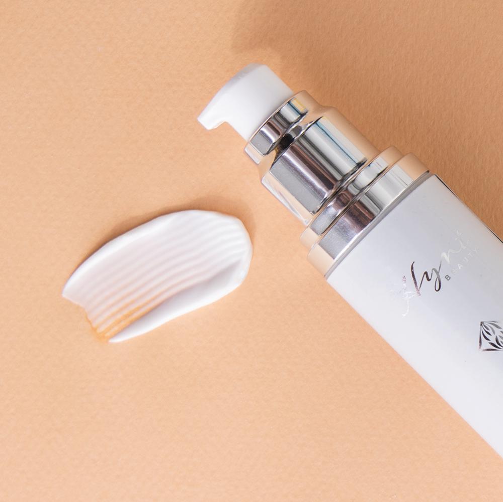 Écran solaire à large spectre SPF 25 pour préparation de jour