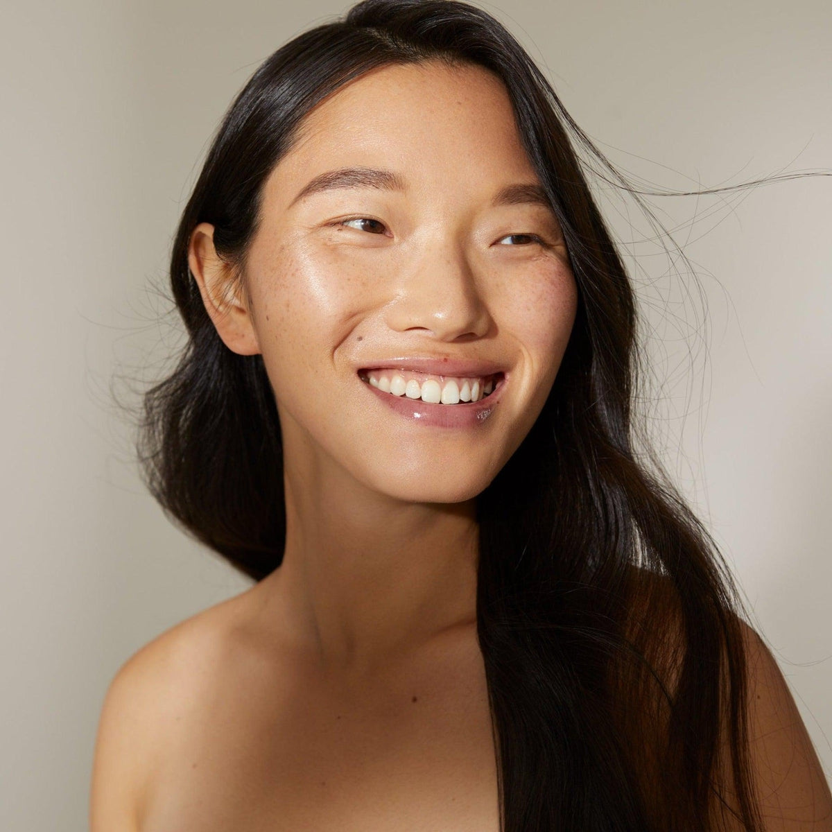 Minori-Lip Gloss-Makeup-21f919d6-8e6a-4af0-a4c0-a529ea1f8a81-The Detox Market | Dream - Cloudy Clear