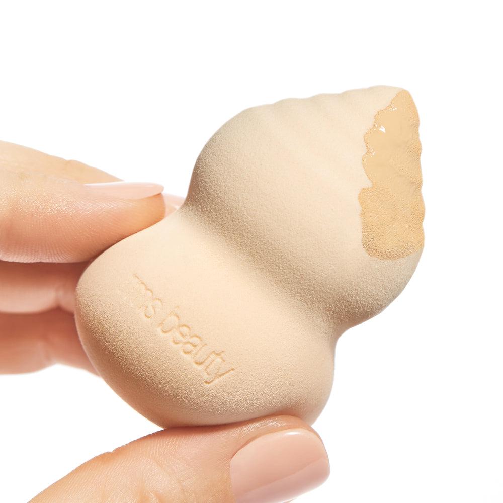 Skin2Skin Beauty Sponge - Makeup - RMS Beauty - RMS_SPONGE_WITHREEVOLVEFOUNDATION - The Detox Market | 