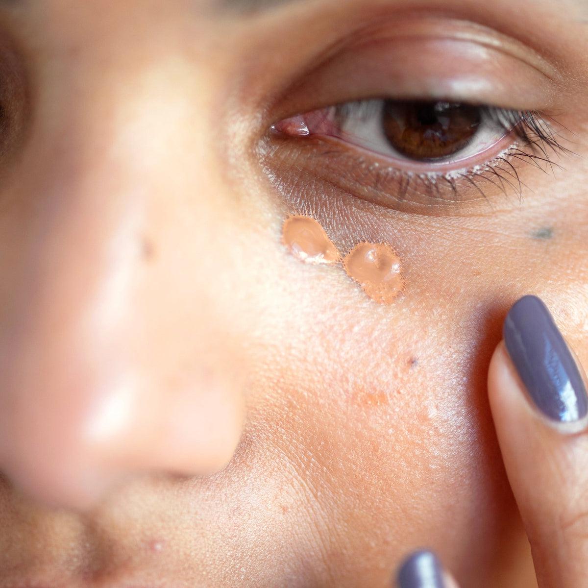 Lychee Crème Corrector - Makeup - Ere Perez - ere-perez-Tanvi-look1-04 - The Detox Market | Cinco – Golden Pecan